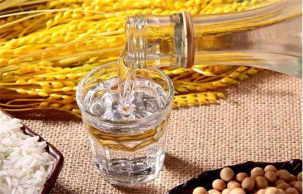 1575016849110944.jpg 秋季喝點(diǎn)白酒對(duì)養(yǎng)生大有妙處164.jpg